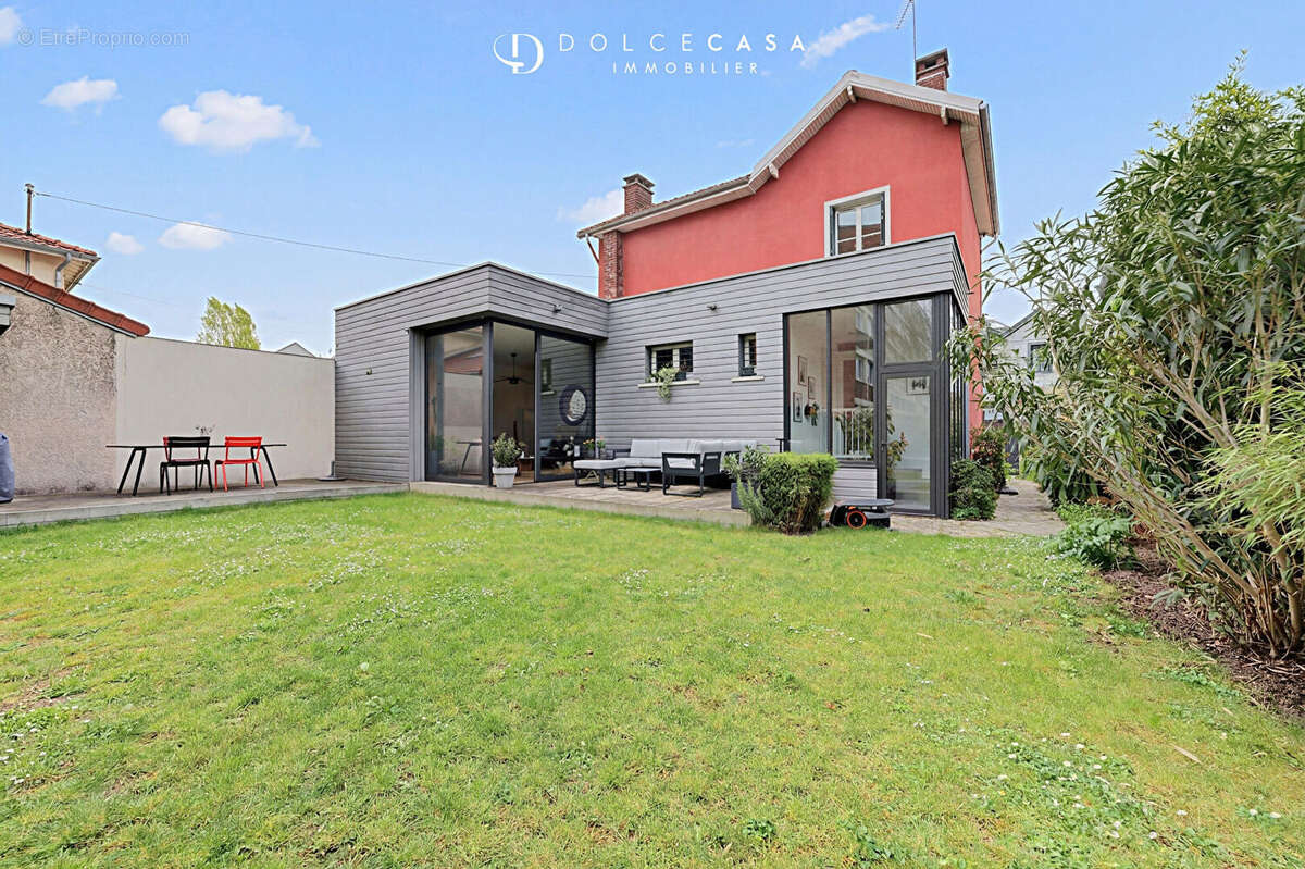 Maison à LE PERREUX-SUR-MARNE