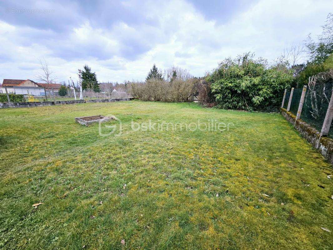 Maison familiale de 125 m² sur 1 099 m² de terrain – Lapalisse - photo 11