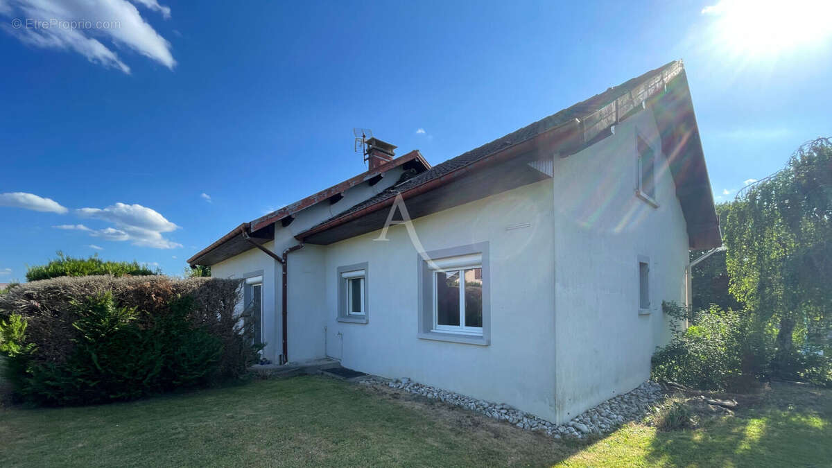 Maison  6 pièce(s) 141 m2 - photo 2