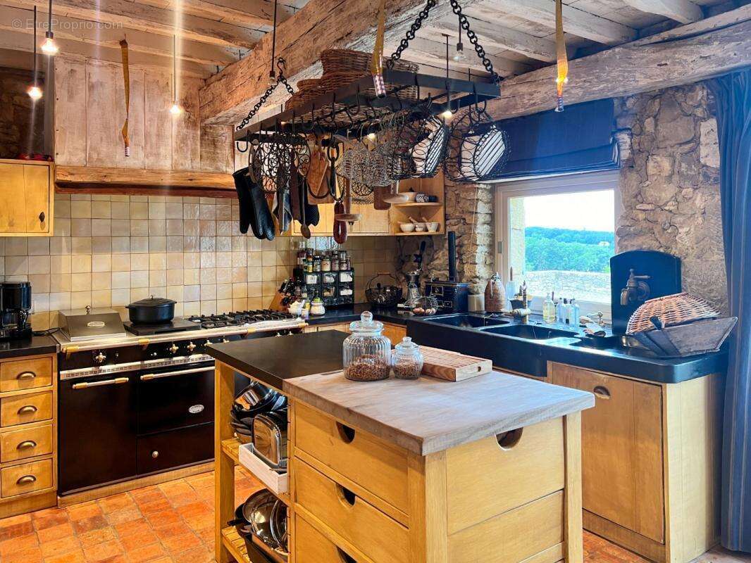 Maison à VIC-FEZENSAC