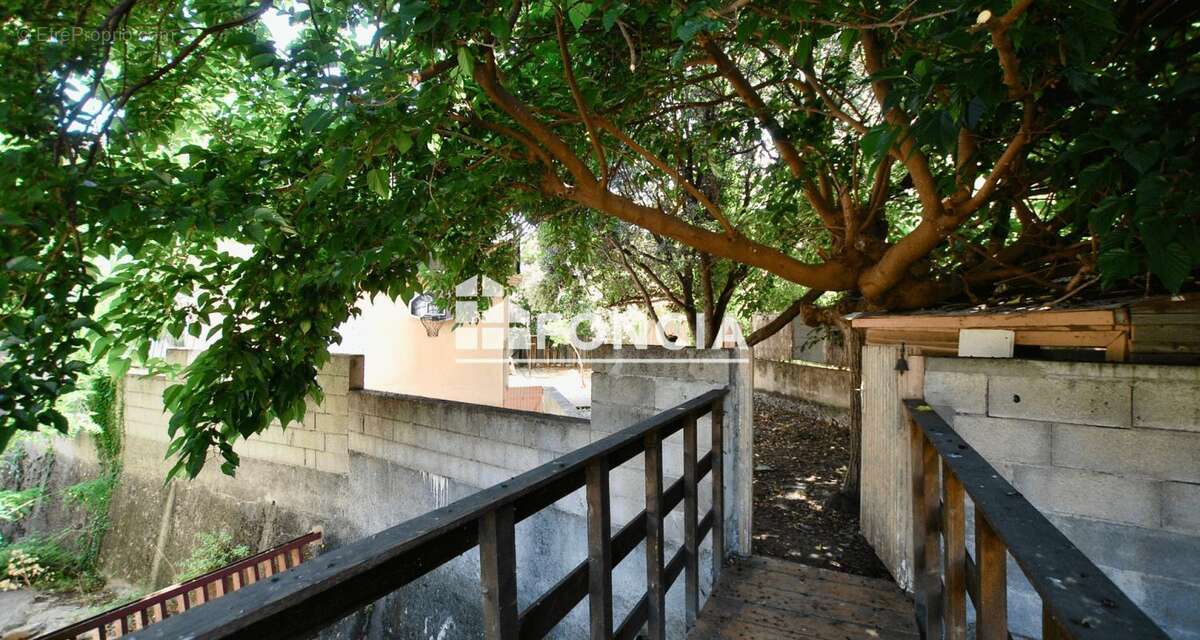 RARE : Appartement T4 lumineux avec jardin - photo 2