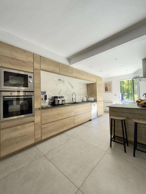 Maison à LA CHAPELLE-DES-MARAIS