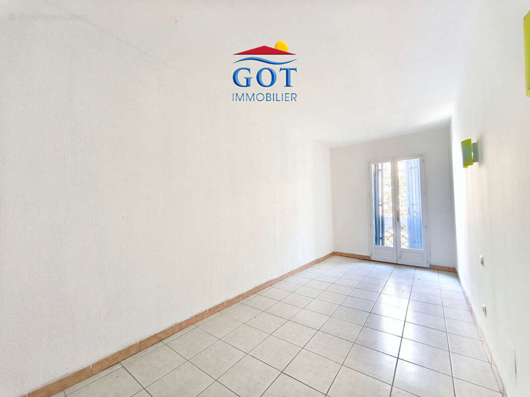 Appartement à SAINT-LAURENT-DE-LA-SALANQUE