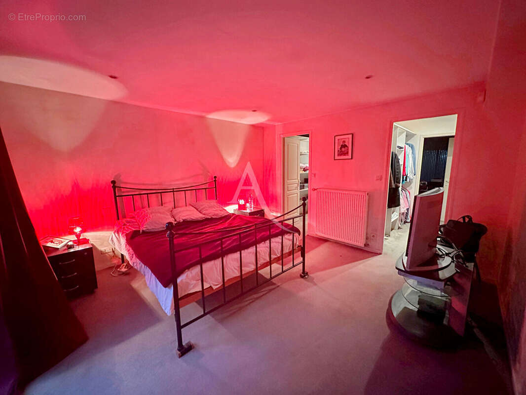 Maison à SAINT-JEAN-DE-BRAYE