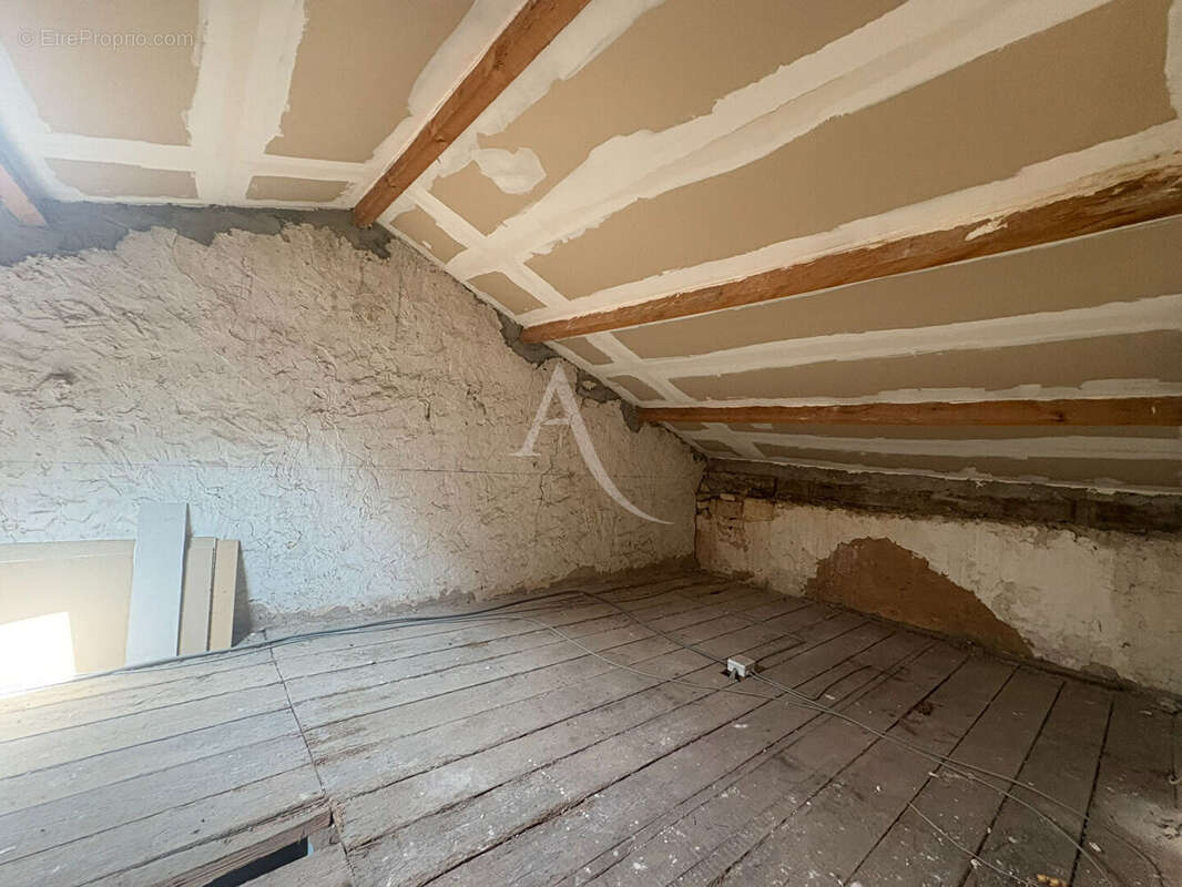 Maison à SAINT-JUST-LUZAC