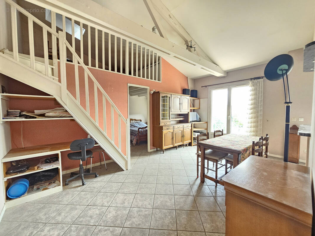 Appartement à CHEPTAINVILLE