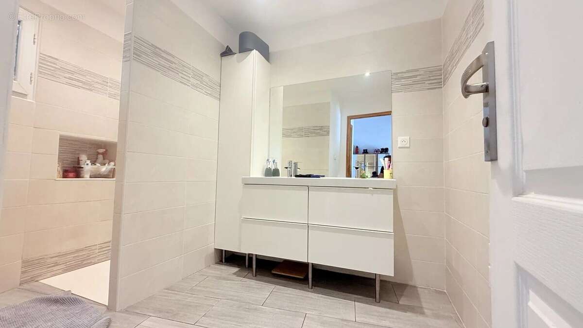 Maison à POURRIERES