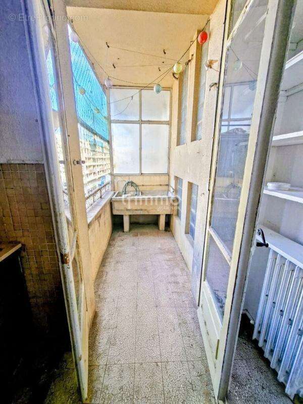 Appartement à MARSEILLE-4E