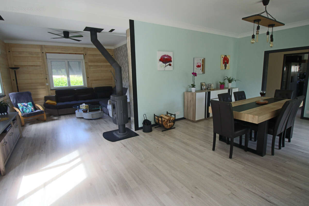 Maison à PUY-L&#039;EVEQUE