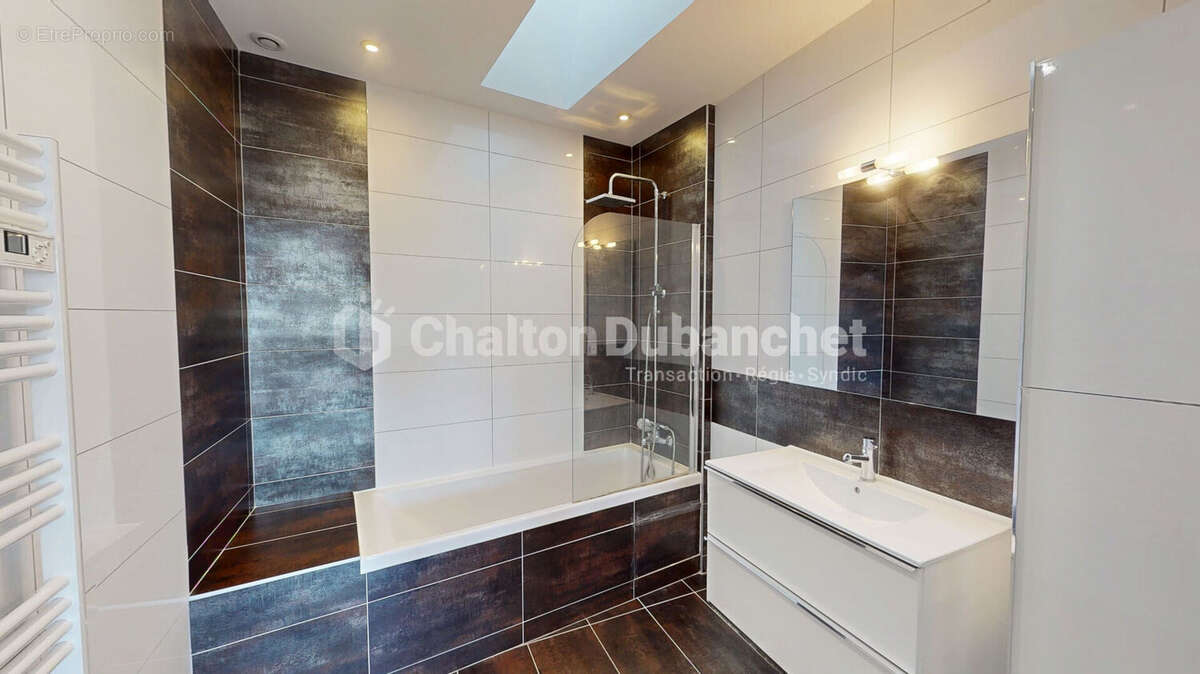Appartement à LE COTEAU