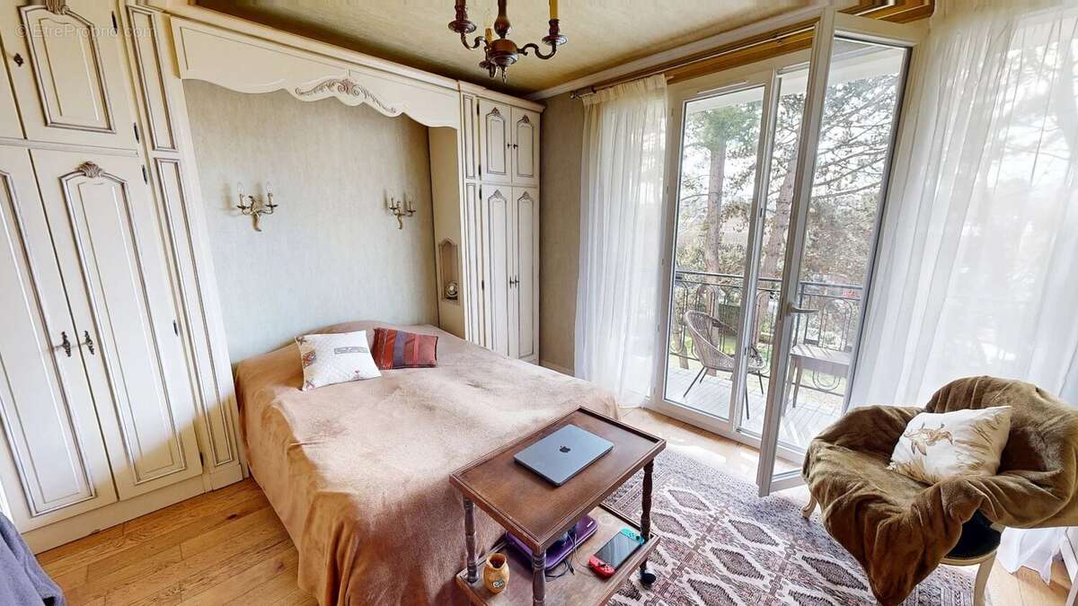 Appartement à LE PERREUX-SUR-MARNE