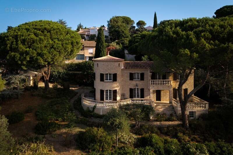 Maison à LES ANGLES