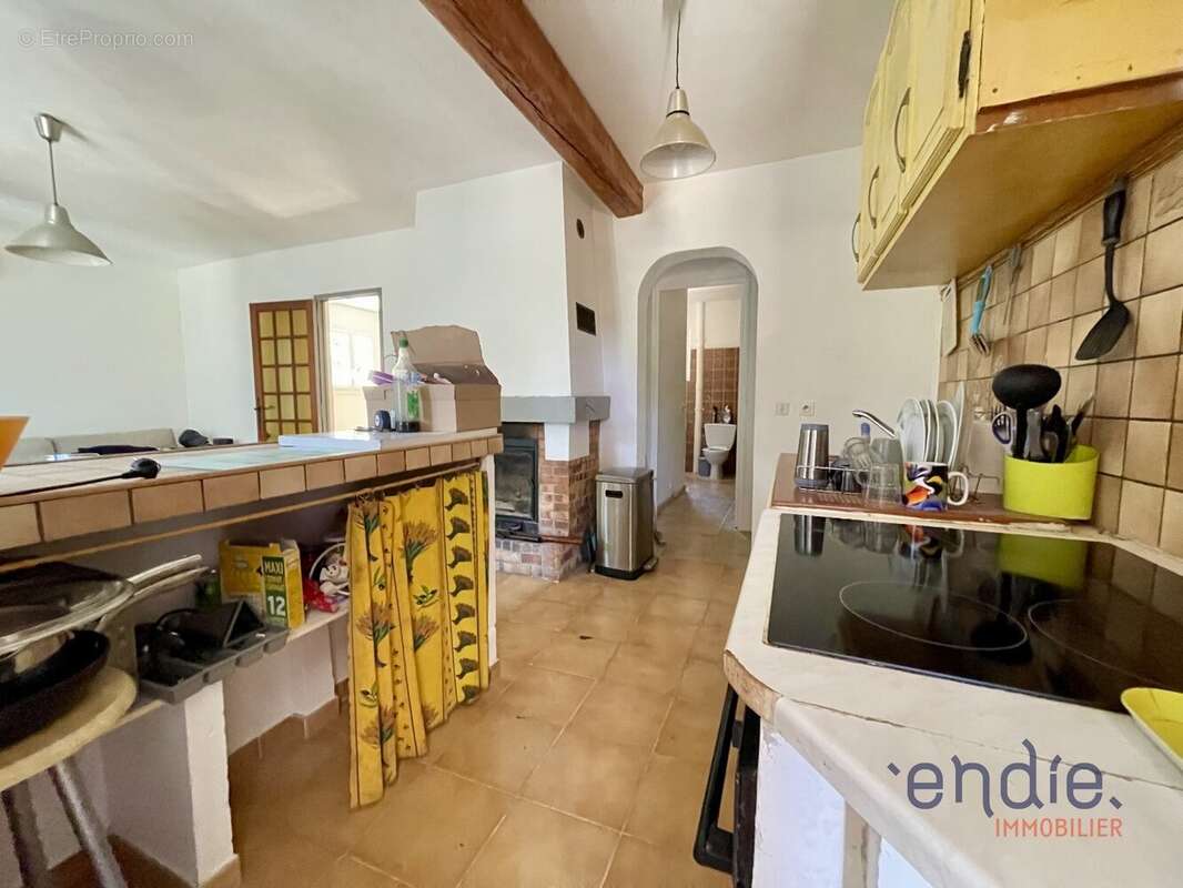 Lorgues villa t7 piscine garage cave - photo 12
