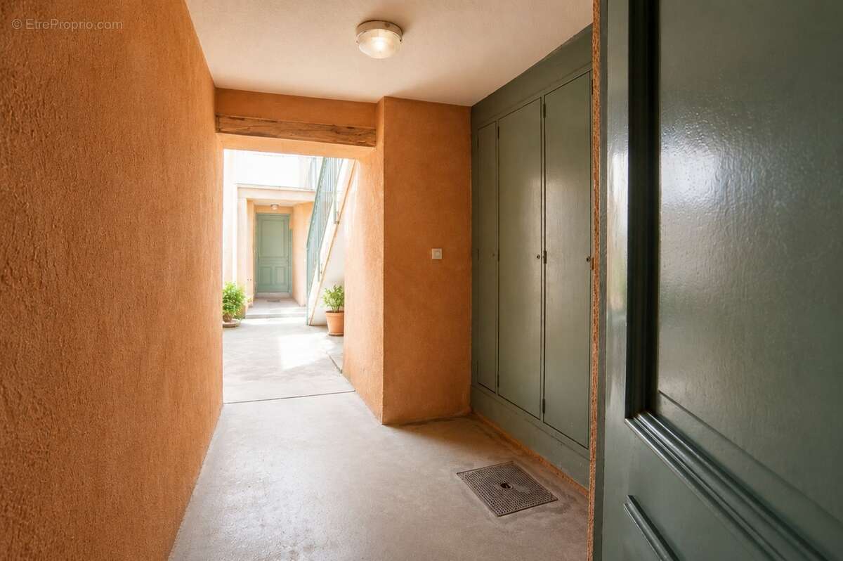 Appartement à vendre 2 pièces LYON 9EME ARRONDISSEMENT (69) - Quai de Scize - Front de Saône - photo 10