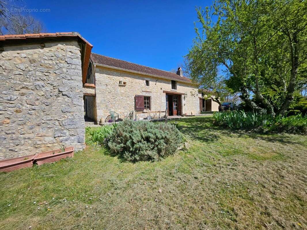 Maison à SARLIAC-SUR-L'ISLE