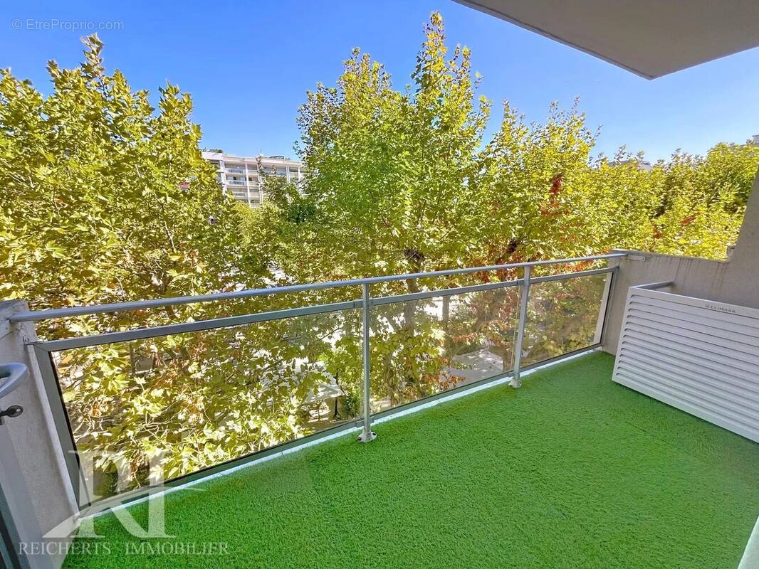 Cannes Palm Beach / Co-exclusivité / Très beau 2P rénové 40 m2 avec terrasse - photo 2