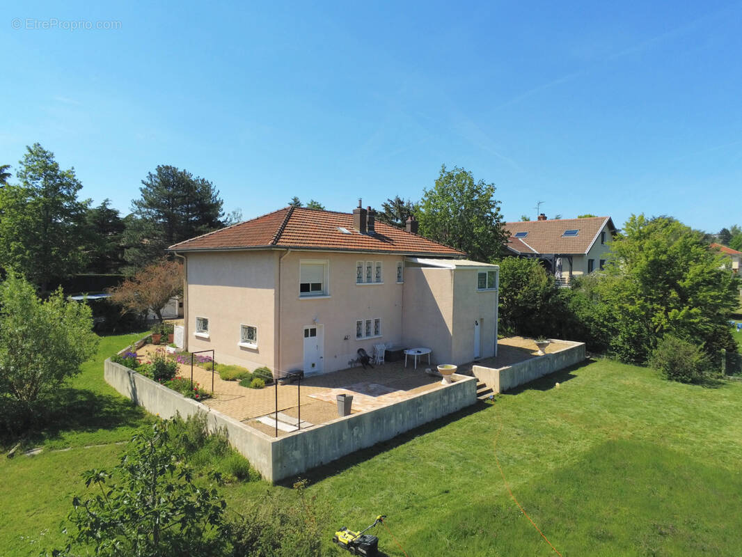 Maison à LA TOUR-DE-SALVAGNY