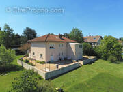 Maison à LA TOUR-DE-SALVAGNY