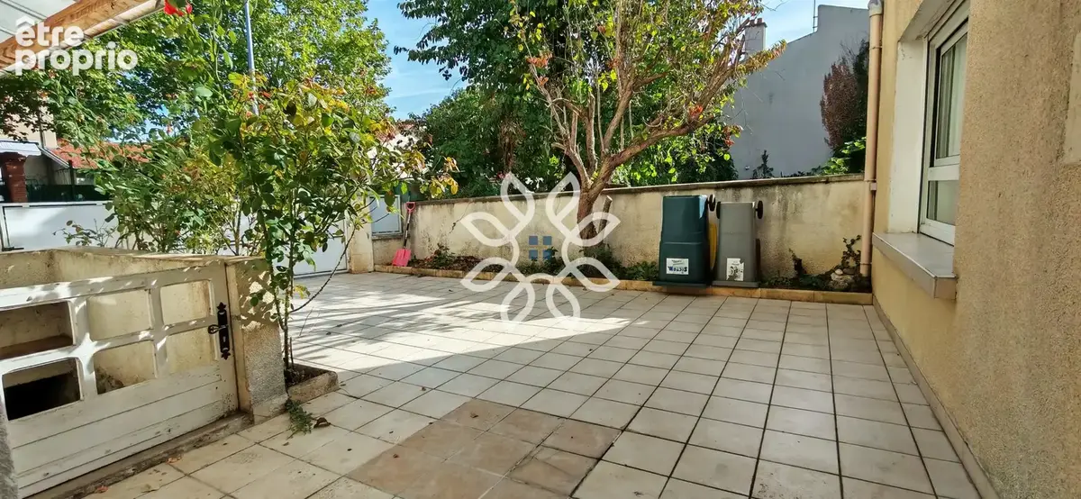 Maison T7 avec cour - centre ville - photo 16