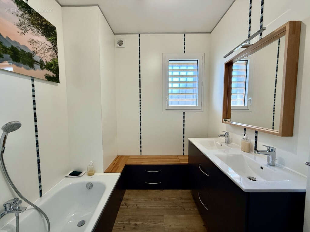 Maison de 205m2 avec jardin à Guilherand-Granges - photo 22