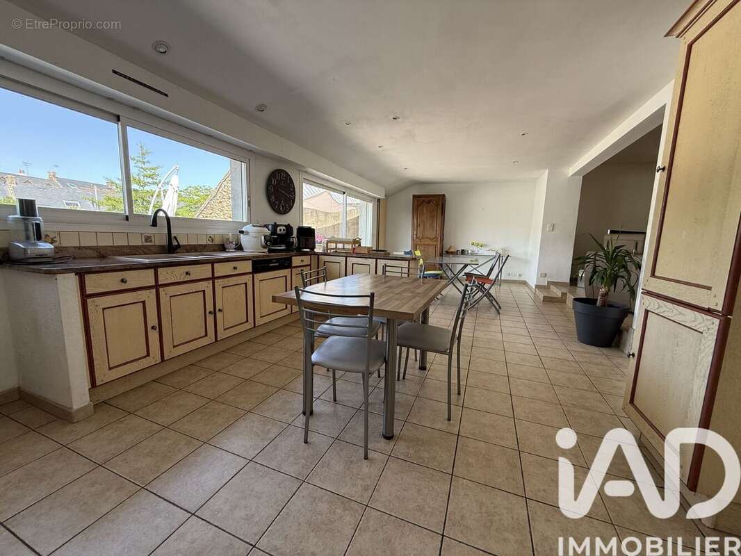 Appartement 173 m² à Belz  - photo 8