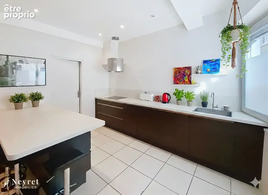 Maison de village de 127m2, 5 chambre en plein cœur de VOURLES - photo 2