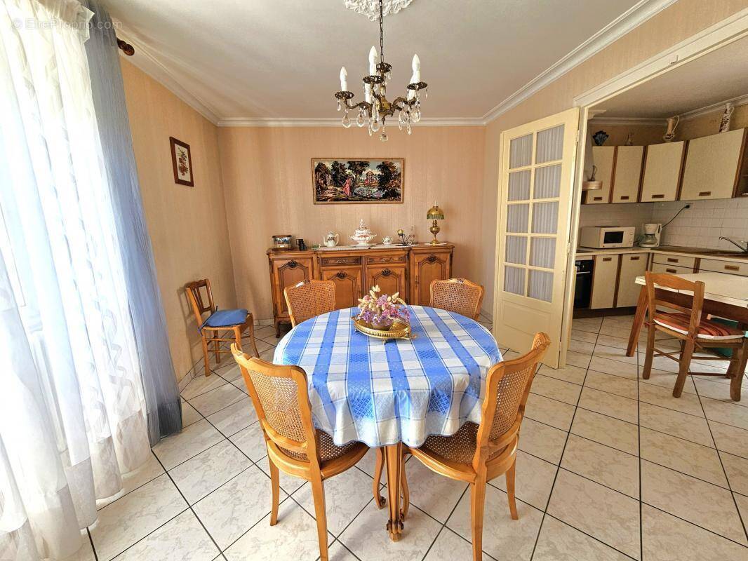 Maison à COUFFE