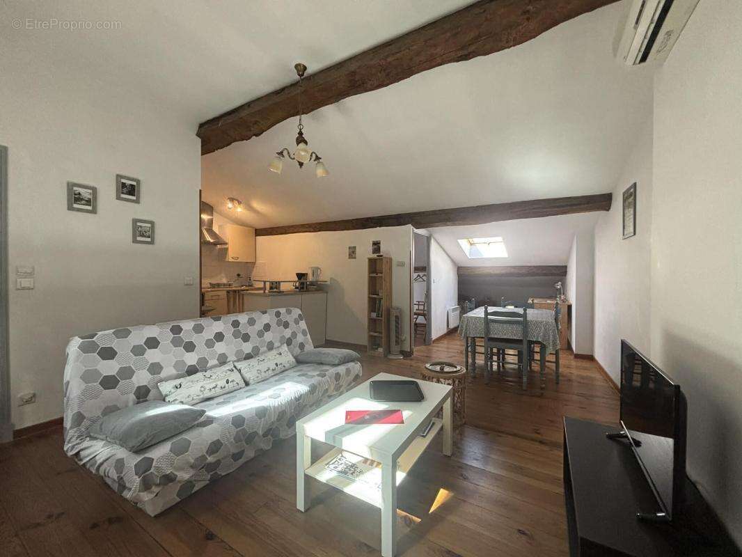 Appartement - idealement situe - centre ville revel - photo 2
