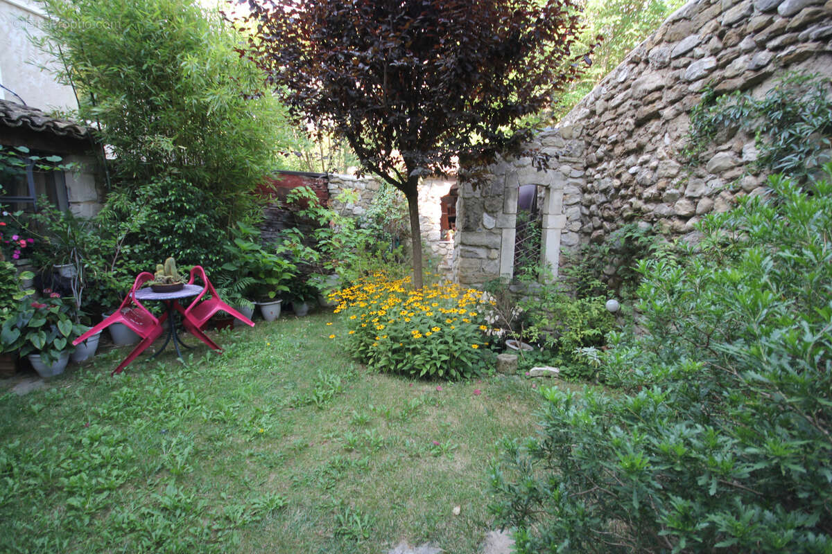 Maison à MIRABEL-AUX-BARONNIES