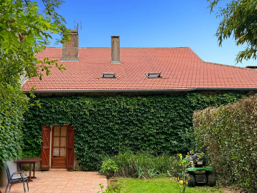 Propriété 358 m2 à vendre -avec 7700 m2 de parc - Maison 8 pièces de 234 m2, gîte de 124 m2 et piscine proche de MARCIAC (32) - photo 11