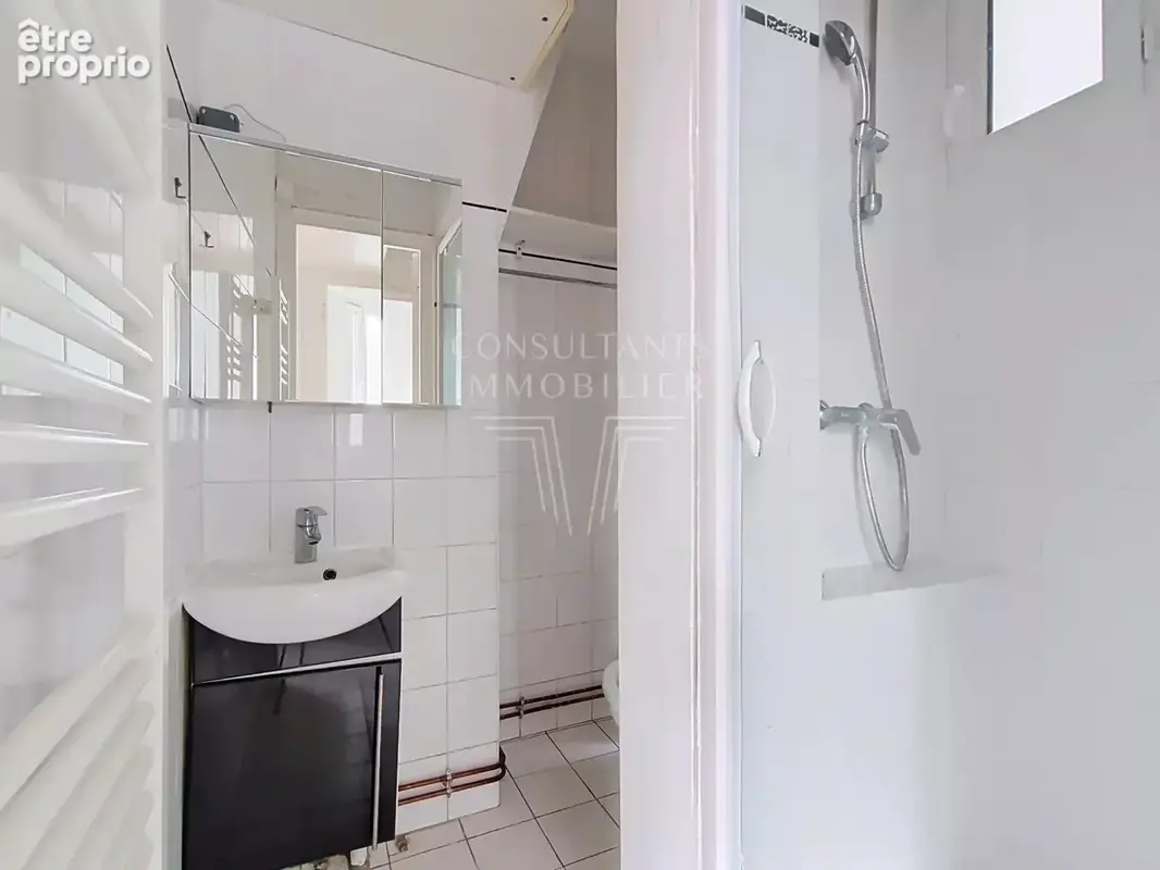 Deux-pièces rénové au calme et lumineux - photo 7