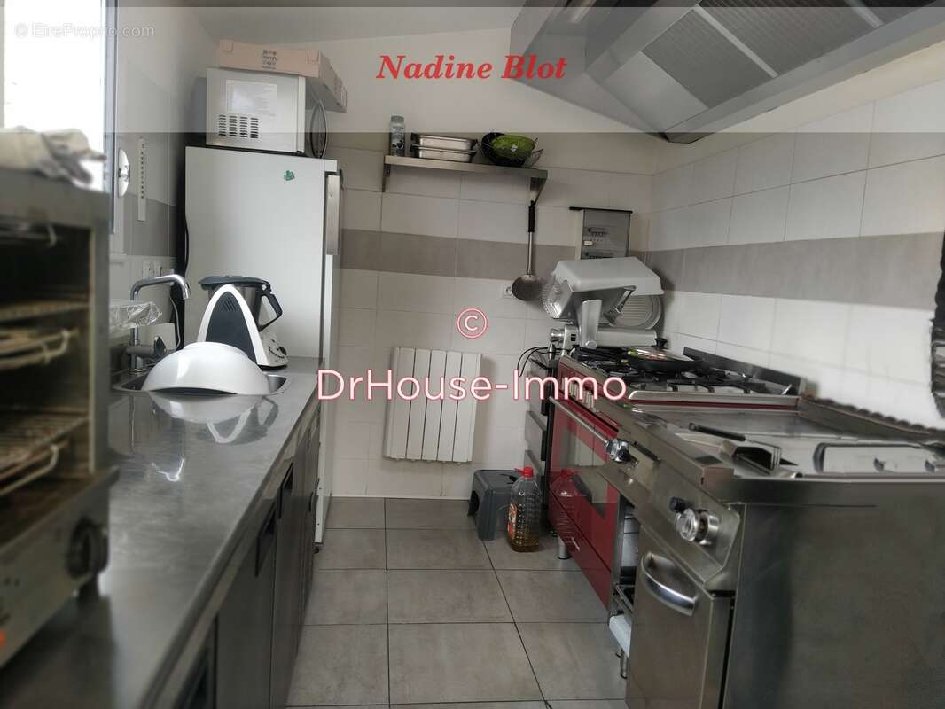 Commerce à SAINT-MARTIN-DES-TILLEULS