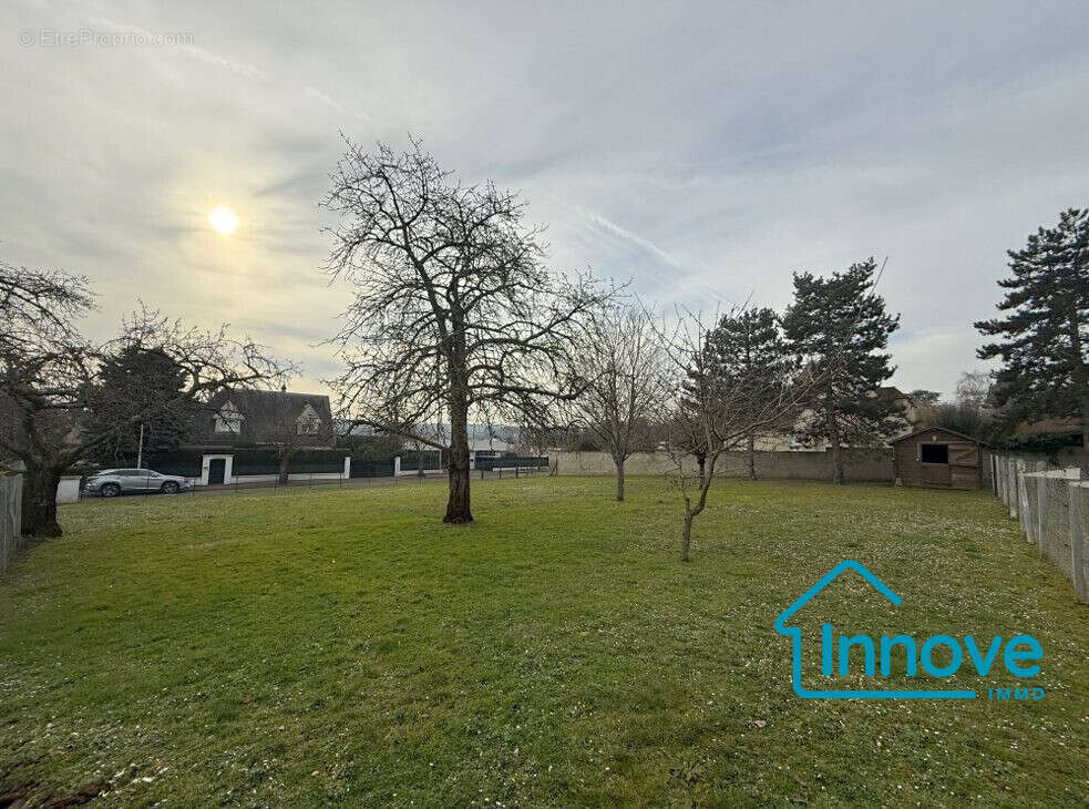 Terrain à MARLY-LE-ROI