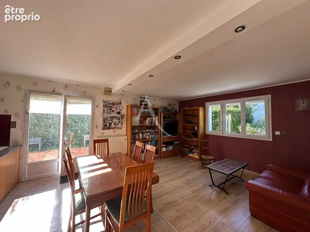 Rochefort - belle maison familiale de 167 m² - 5 chambres, deux garages , fort potentiel ! - photo 3