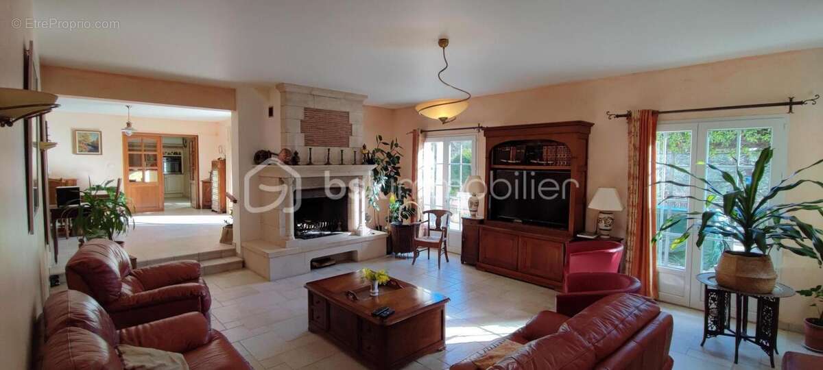Villa traditionnelle 250 m² T2 terrain 7300 m² Piscine - photo 9