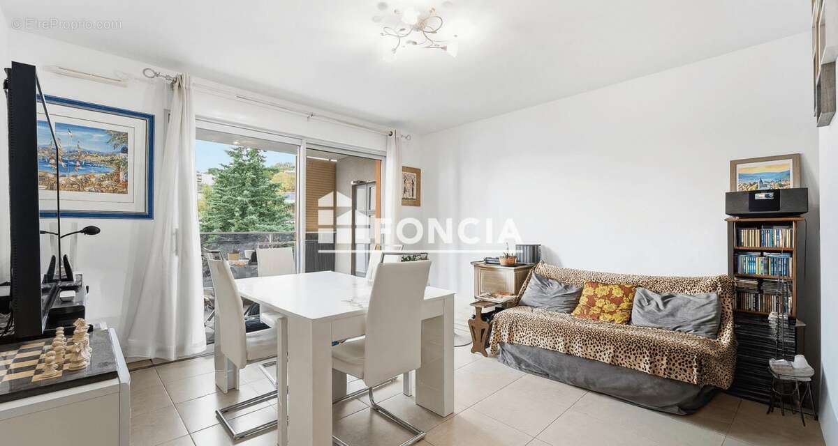 Appartement à VILLENEUVE-LOUBET