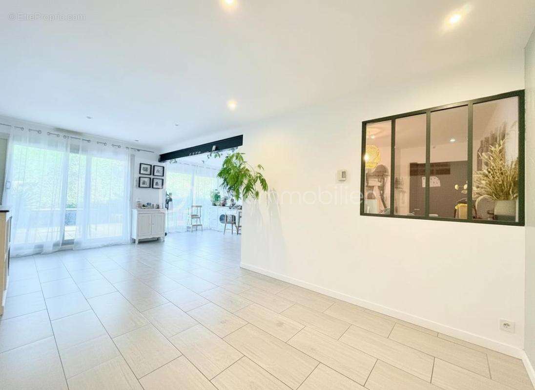 Appartement à VENCE