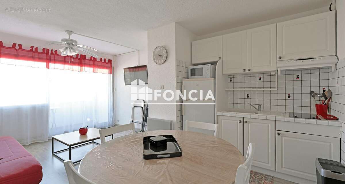 PLAGE SUD Studio double cabine Vue bateaux TBE proche plage et commerces - photo 8
