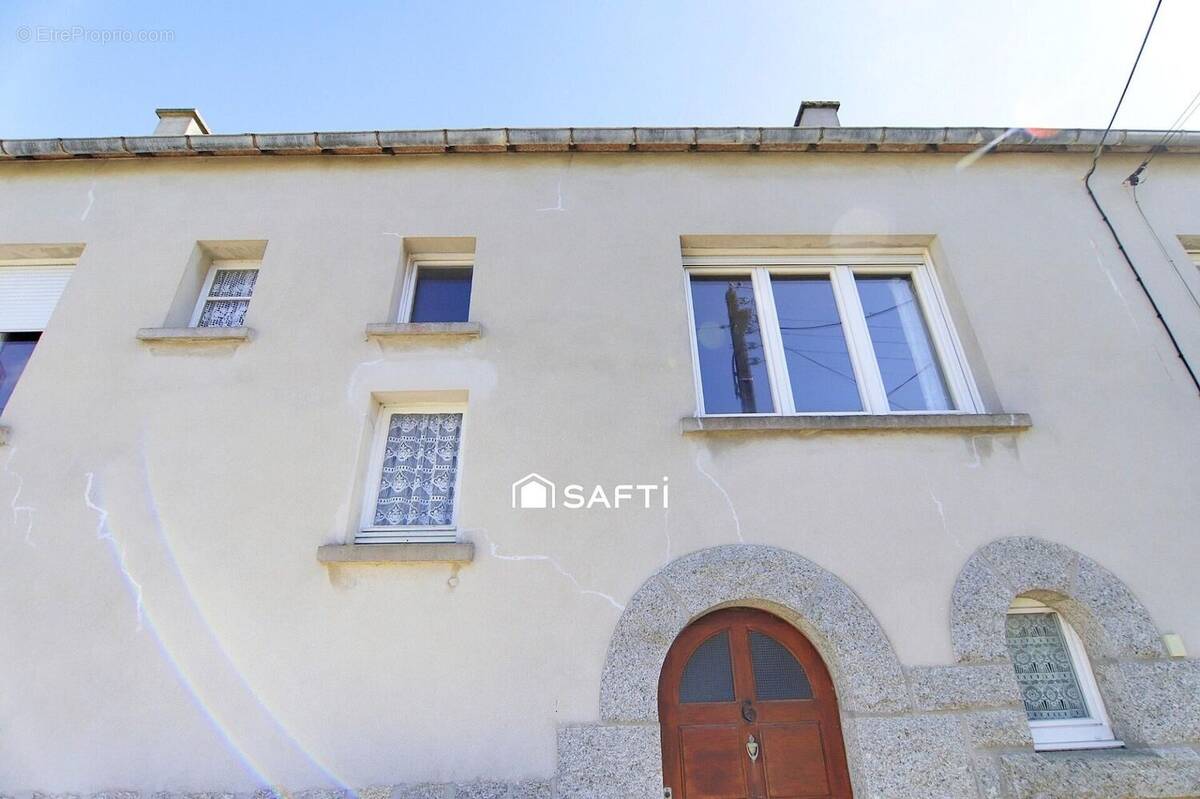 Photo 1 - Maison à SAINT-MARTIN-DES-CHAMPS