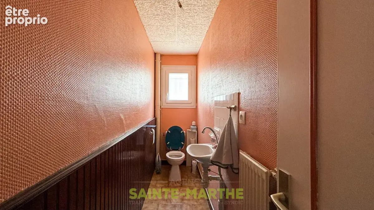 Niort Saint Liguaire. Pavillon sur sous-sol 5 chambres, garage et jardin. - photo 14