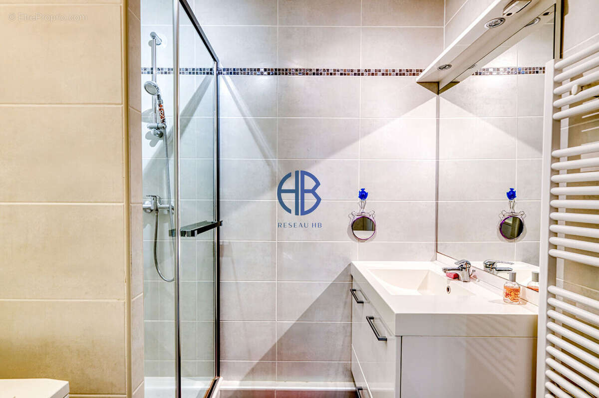 Appartement à SAINT-BONNET-DE-MURE