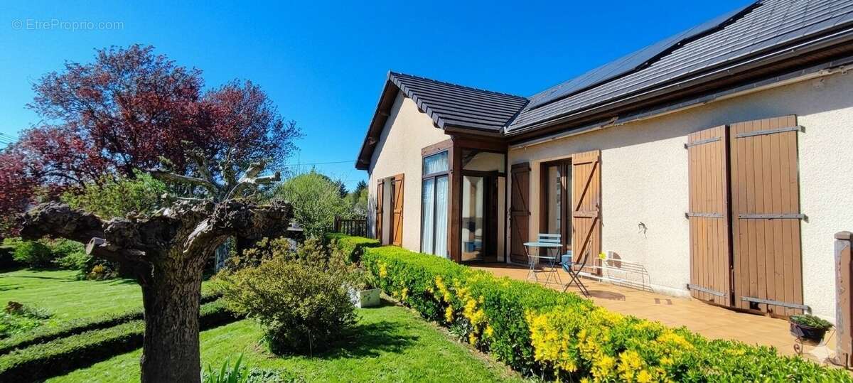 Maison à MONTBAZENS