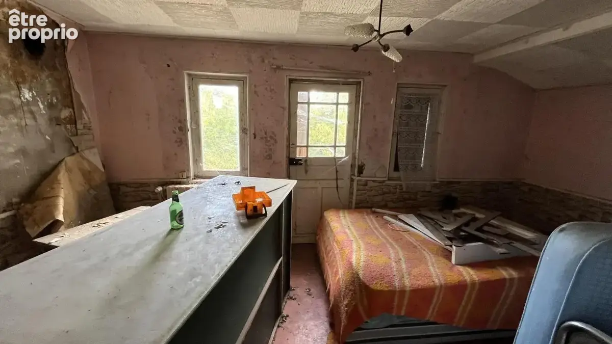 Petite maison à rénover entre coeur historique et plein campagne - photo 6