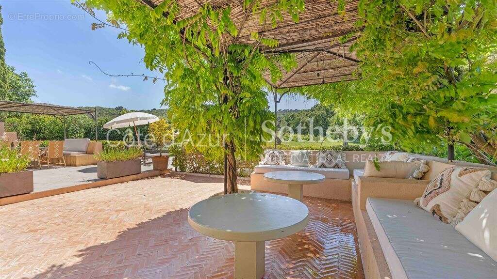 Villa provençale 210 m² avec piscine et jardin paysager proche Pampelonne - photo 14