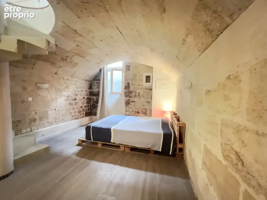 Bordeaux - Rue Naujac - Appartement atypique 71 m2 habitables. - photo 7