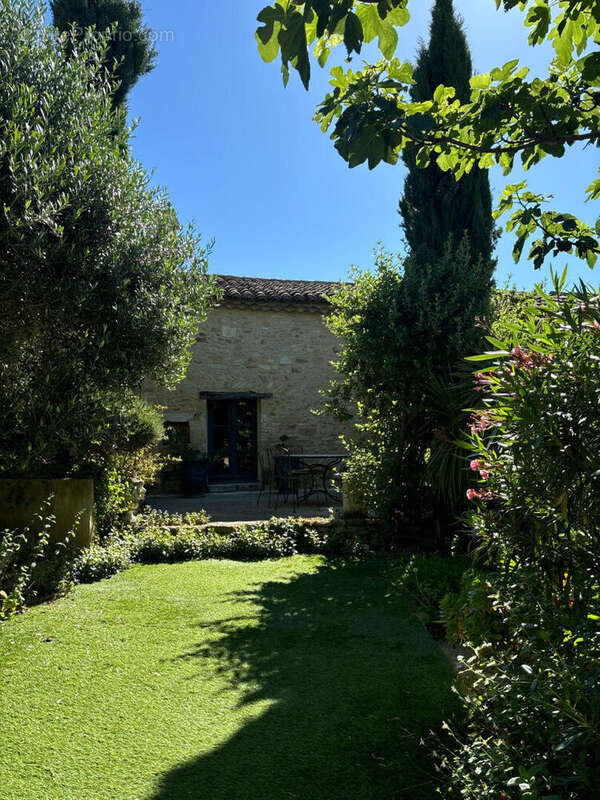 Maison à PUJAUT