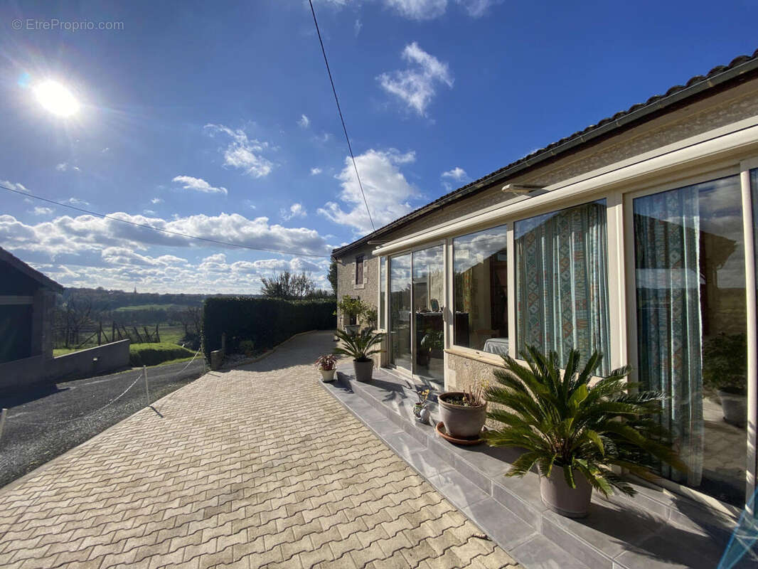 veranda facade - Maison à CHATENET
