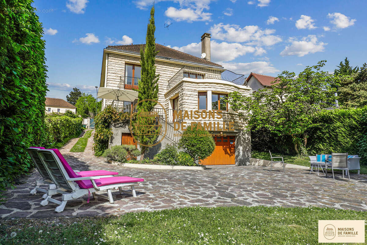 Maison à LA CELLE-SAINT-CLOUD