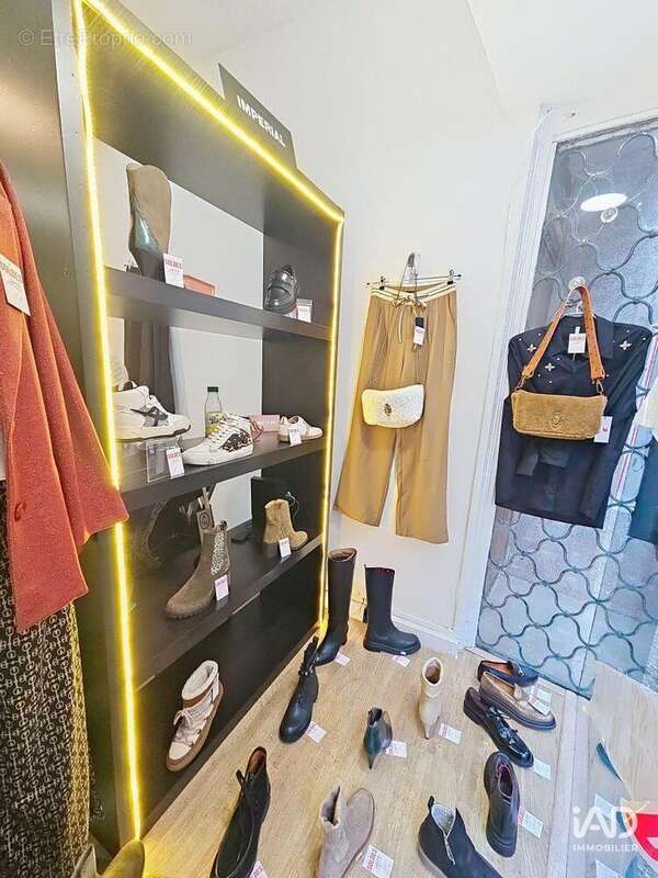 Photo 4 - Commerce à PEZENAS