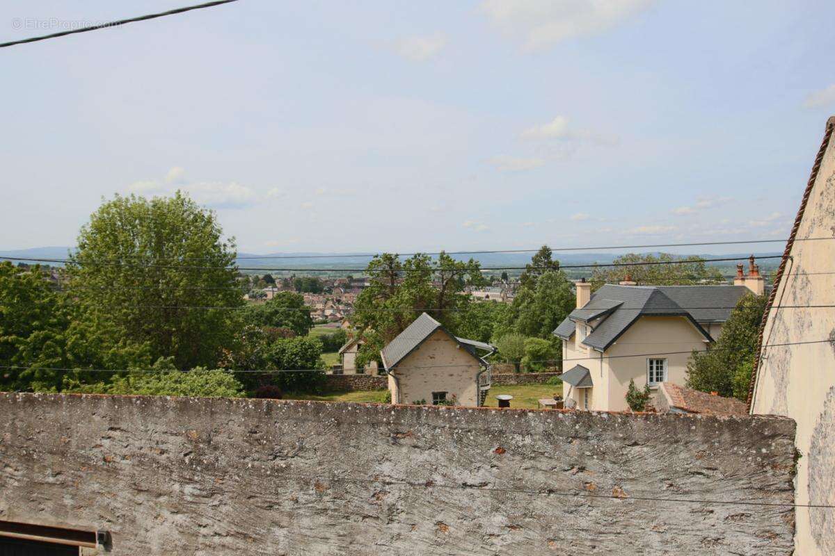 Maison à AUTUN